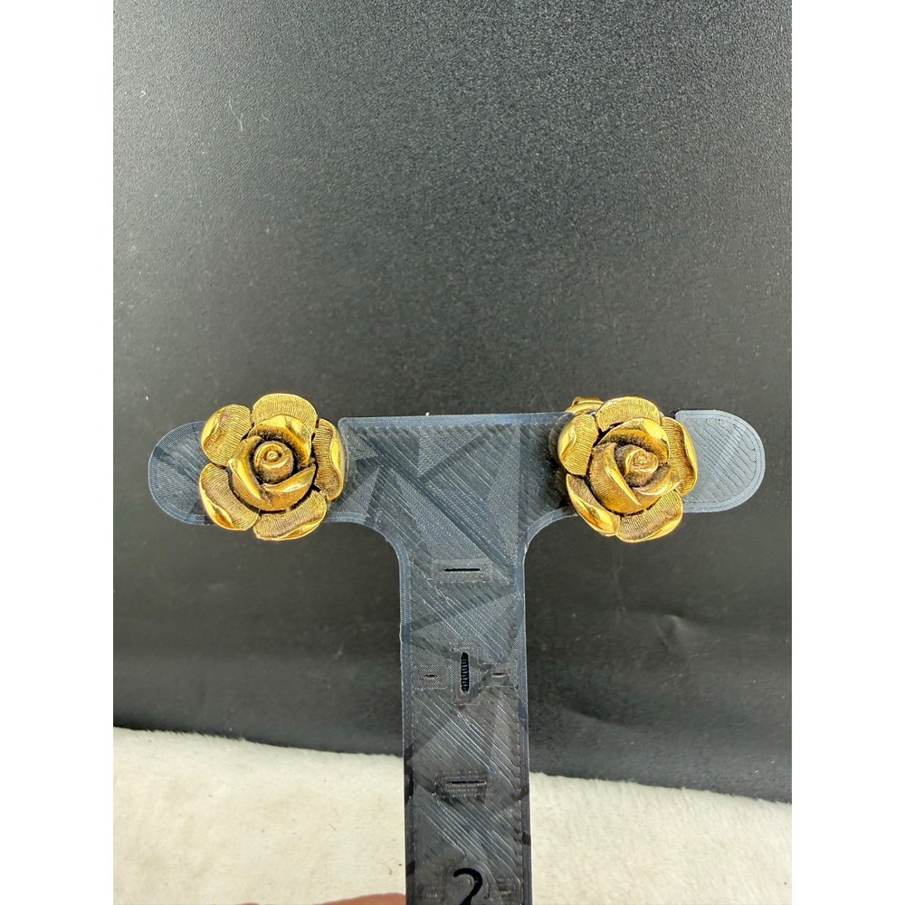 Vintage Trifari Flower Clip On Earrings Gold Tone Signed